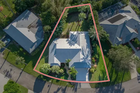 9160 SE Yacht Club Circle Hobe Sound FL 33455
