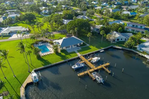 9160 SE Yacht Club Circle Hobe Sound FL 33455