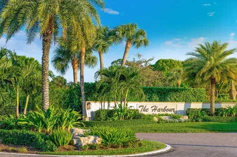 9160 SE Yacht Club Circle Hobe Sound FL 33455