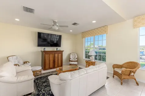 9160 SE Yacht Club Circle Hobe Sound FL 33455