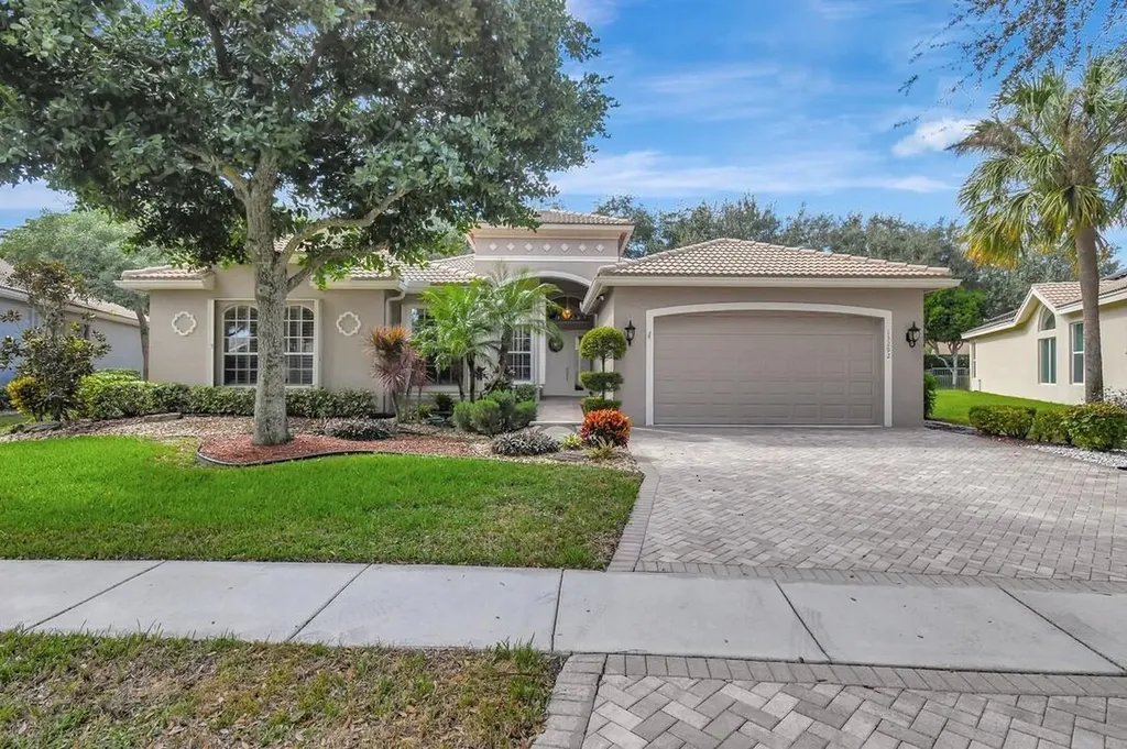 13292 Alhambra Lake Circle Delray Beach FL 33446