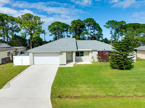 943 SW John Maccormack Terrace Port St Lucie FL 34953
