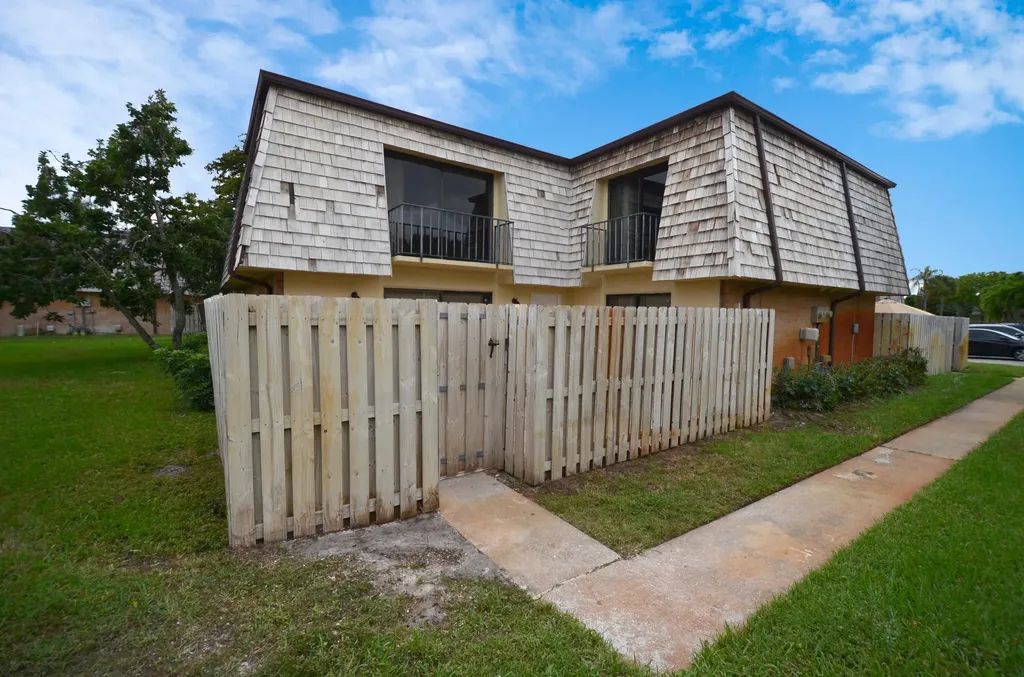 119 Lake Arbor Drive Palm Springs FL 33461
