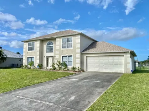 101 SW Fairview Avenue Port St Lucie FL 34983