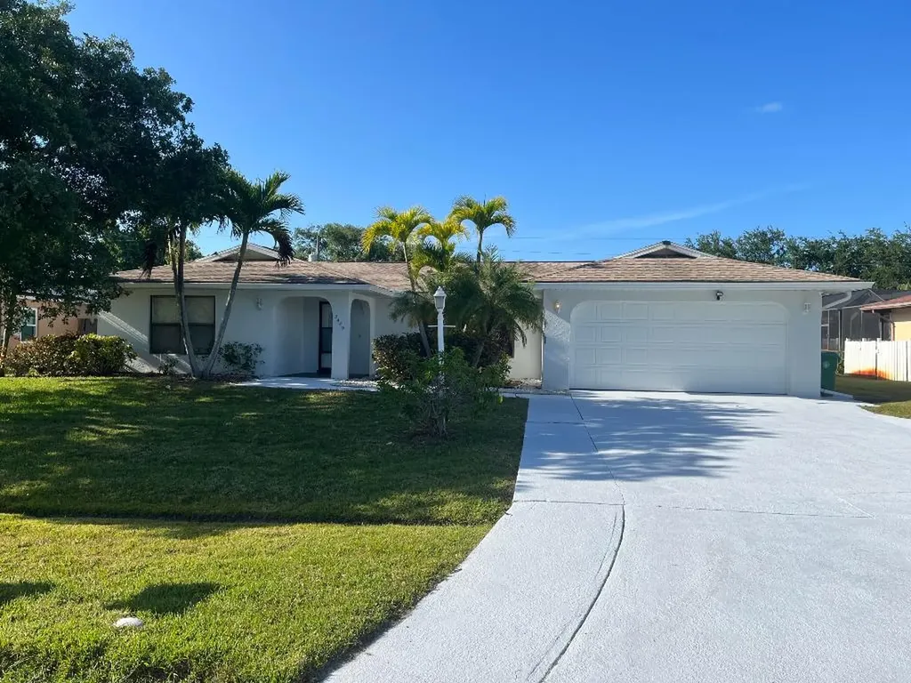 2449 SE Dogwood Avenue Port St Lucie FL 34952