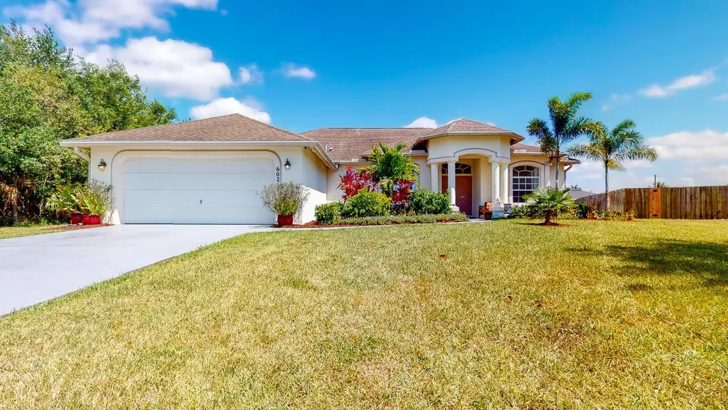 602 SW Pueblo Terrace Port St Lucie FL 34953