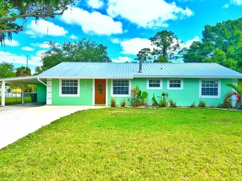 8200 Penny Lane Fort Pierce FL 34951