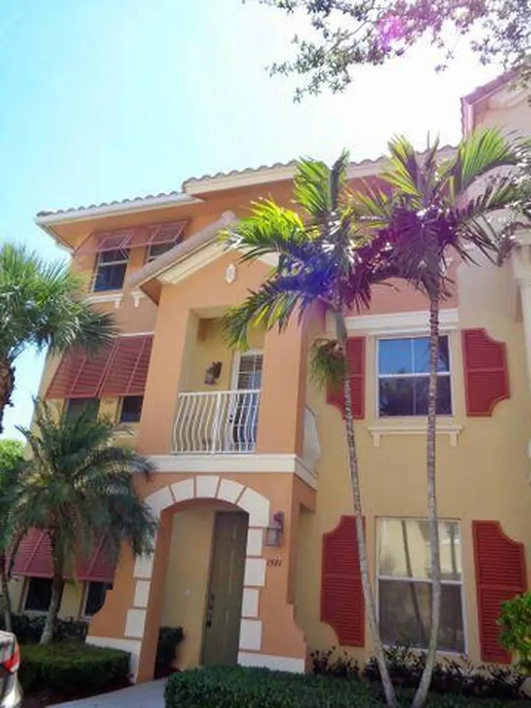 1581 Via Alferi Boynton Beach FL 33426