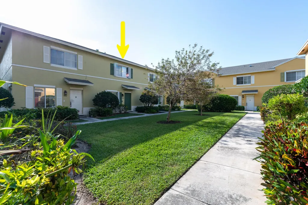 406 W Bloxham Street Lantana FL 33462