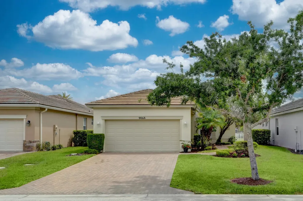 9868 SW Glenbrook Drive Port St Lucie FL 34987