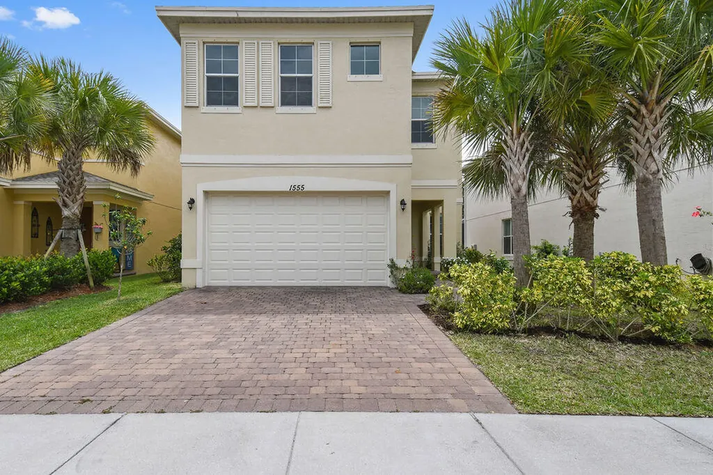 1555 NW Cataluna Circle Port St Lucie FL 34986