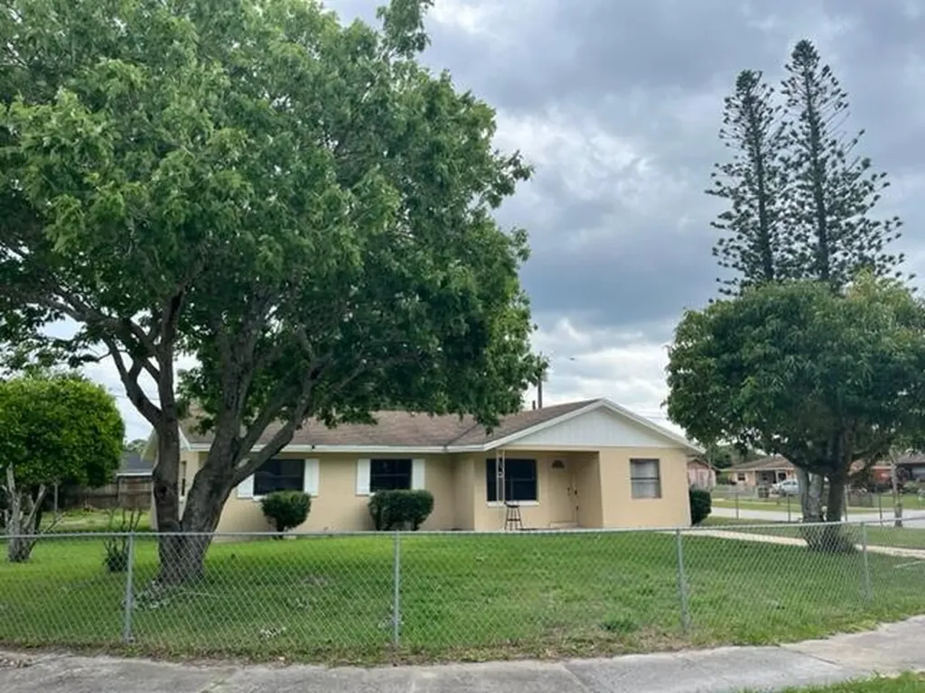 101 Tropic Court Fort Pierce FL 34946