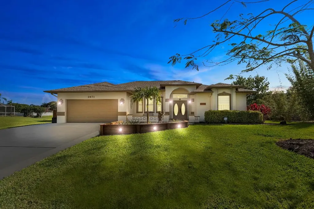 2071 SE Bisbee Street Port St Lucie FL 34952