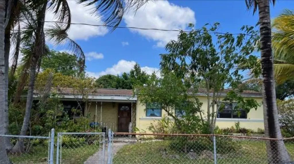1051 NW 195th Street Miami FL 33169