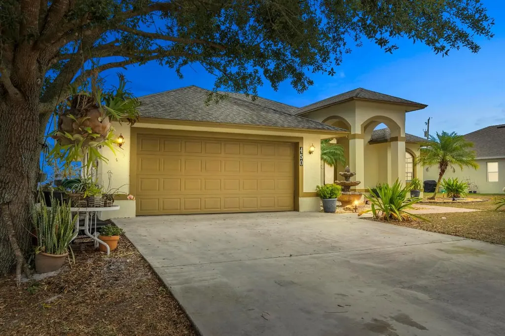 450 SW Laconic Avenue Port St Lucie FL 34953