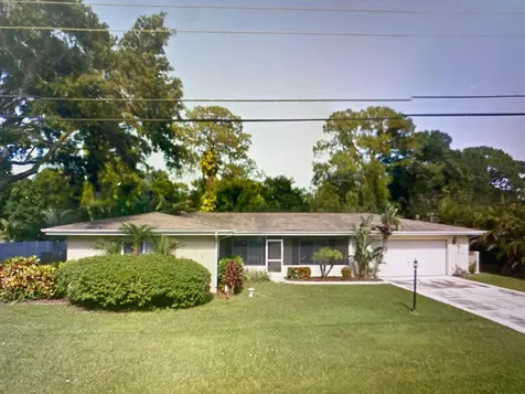 1026 21st Court Vero Beach FL 32960