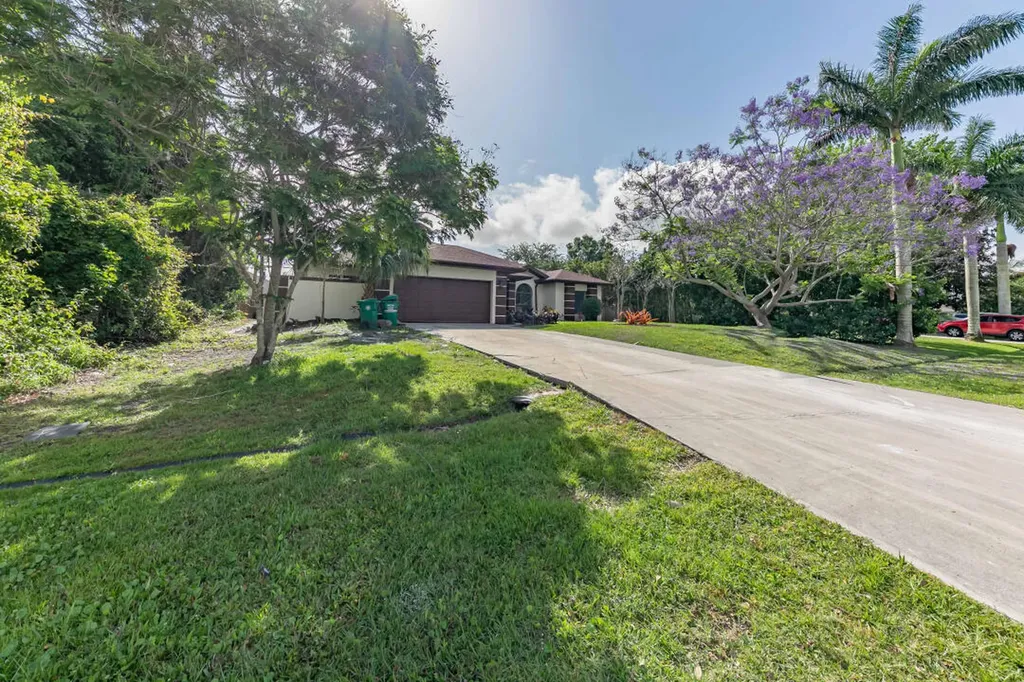 2037 SW Cranberry Street Port St Lucie FL 34953