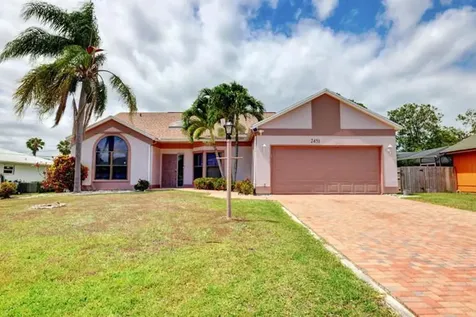 2451 SE Victory Avenue Port St Lucie FL 34952