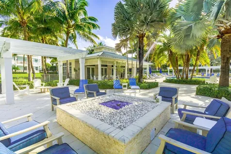 942 Bay Colony Drive S Juno Beach FL 33408