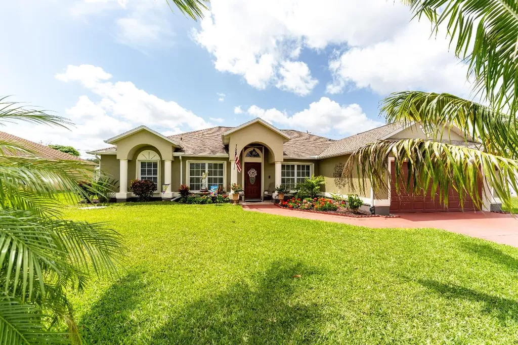 702 SW Haas Avenue Port St Lucie FL 34953