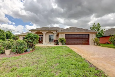 534 SW Halifax Avenue Port St Lucie FL 34953