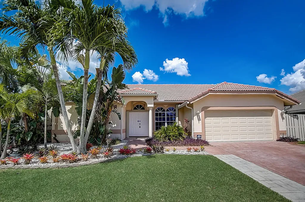 531 Fairfax Avenue Davie FL 33325