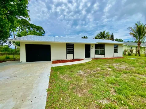 589 NW Archer Avenue Port St Lucie FL 34983