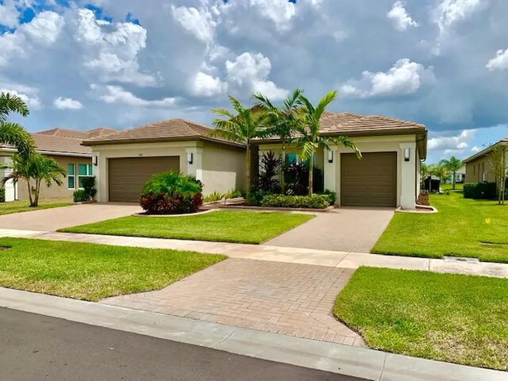 11967 SW Chestnut Grove Drive Port St Lucie FL 34987