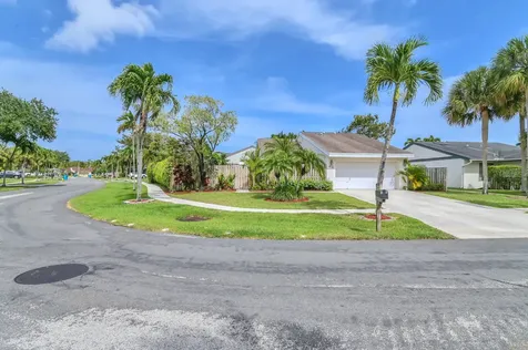 48 Baytree Circle Boynton Beach FL 33436