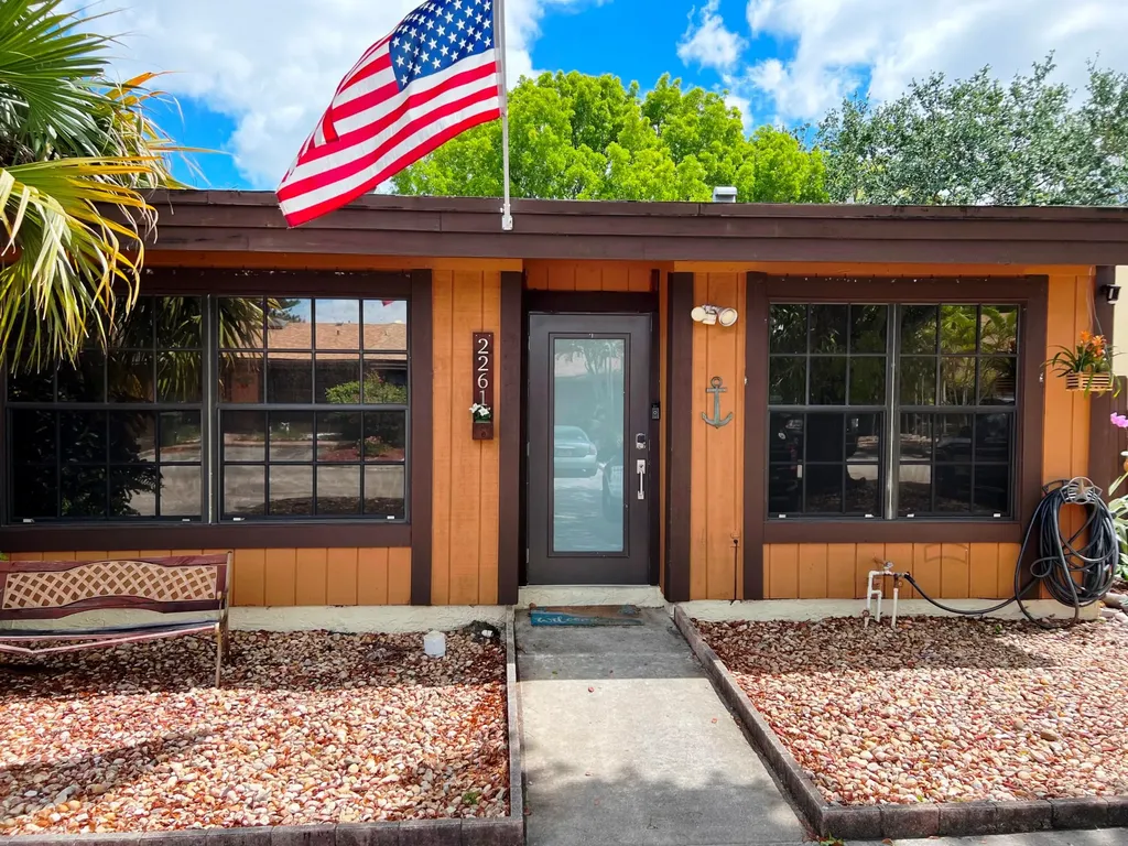2261 Buttonwood Avenue Pembroke Pines FL 33026