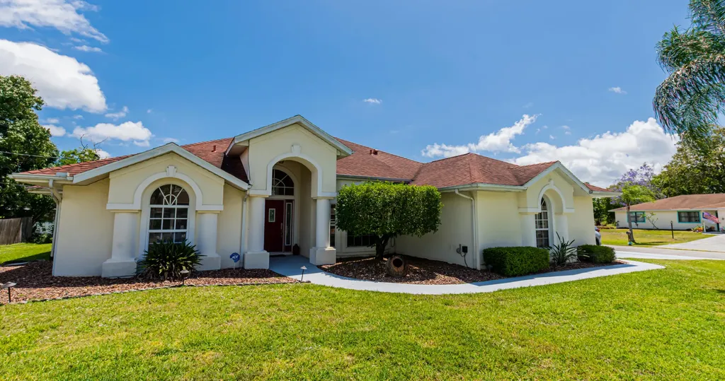 201 SE Rios Place Port St Lucie FL 34984
