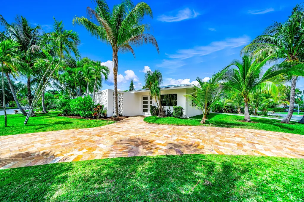 902 SW 27th Way Boynton Beach FL 33435