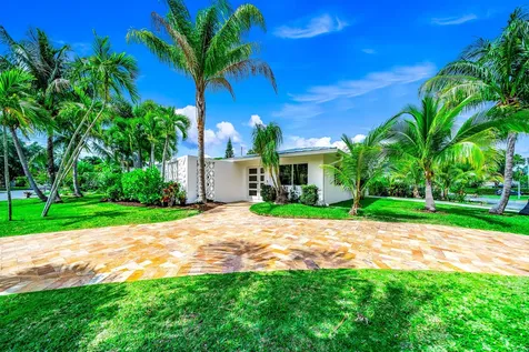 902 SW 27th Way Boynton Beach FL 33435