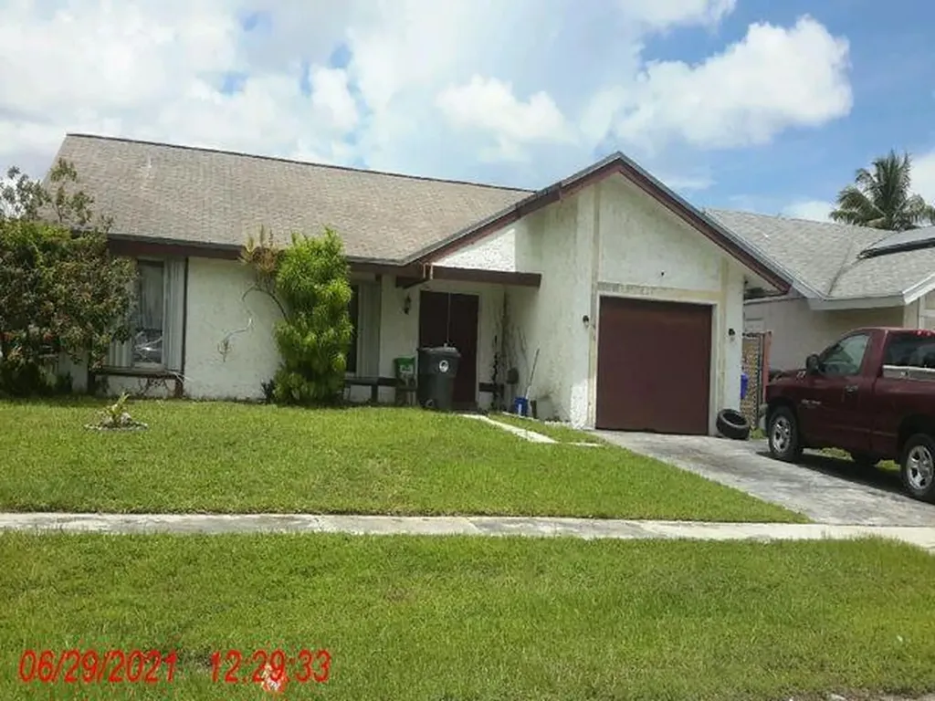 1315 SW 83rd Avenue North Lauderdale FL 33068