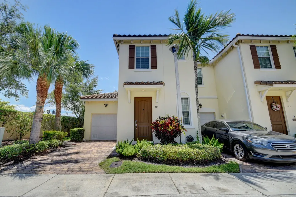 484 Lauren Pine Place Boynton Beach FL 33435