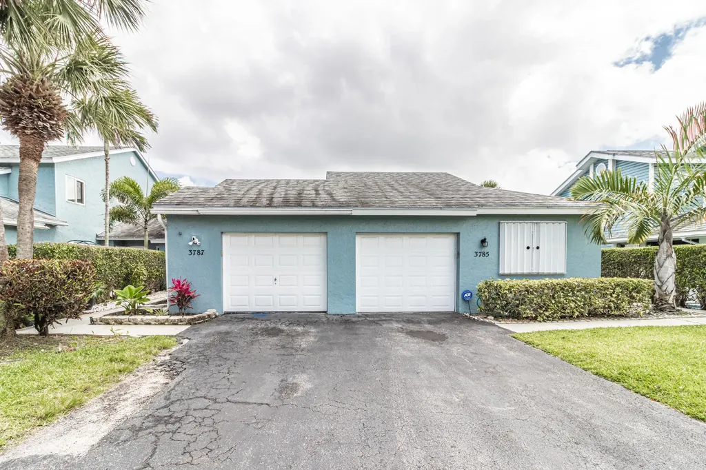 3787 Island Club Circle E Lake Worth FL 33462