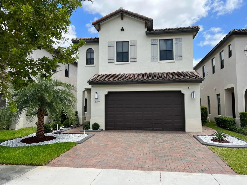 9811 W 32nd Lane Hialeah FL 33018