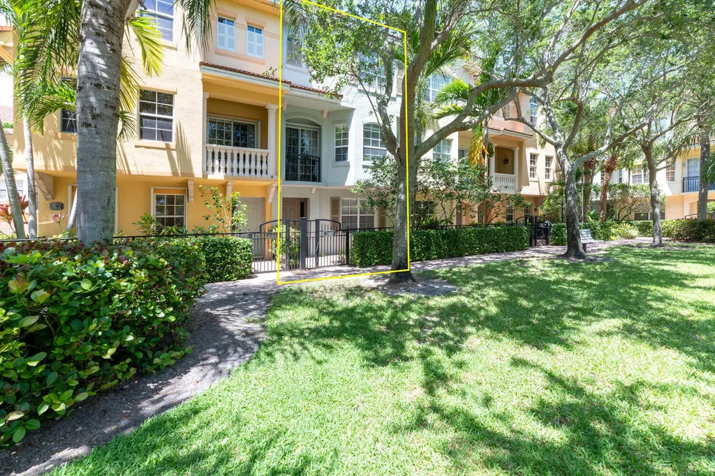 2410 San Pietro Circle Palm Beach Gardens FL 33410