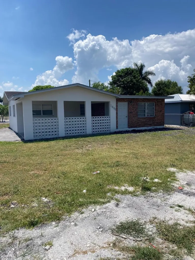 1400 NW Avenue F Belle Glade FL 33430