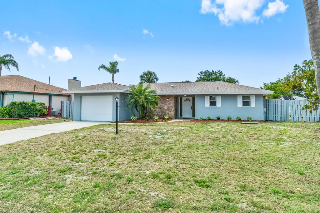 1986 SE Doverbrook Street Port St Lucie FL 34983