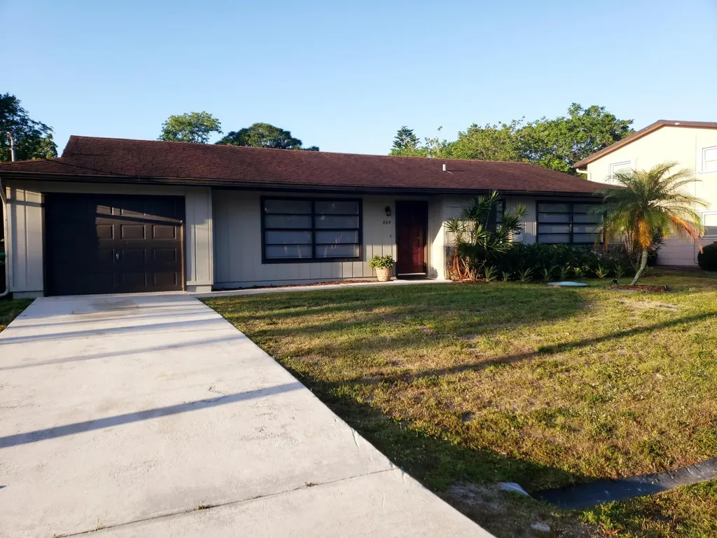 664 SW Eyerly Avenue Port St Lucie FL 34983