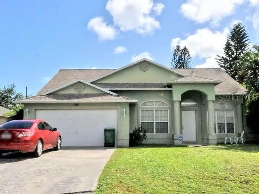 1961 SE Doverbrook Street Port St Lucie FL 34983