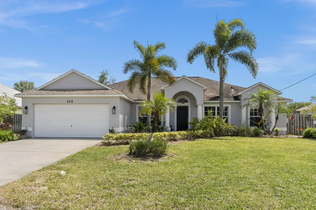 658 SW Jeanne Avenue Port St Lucie FL 34953