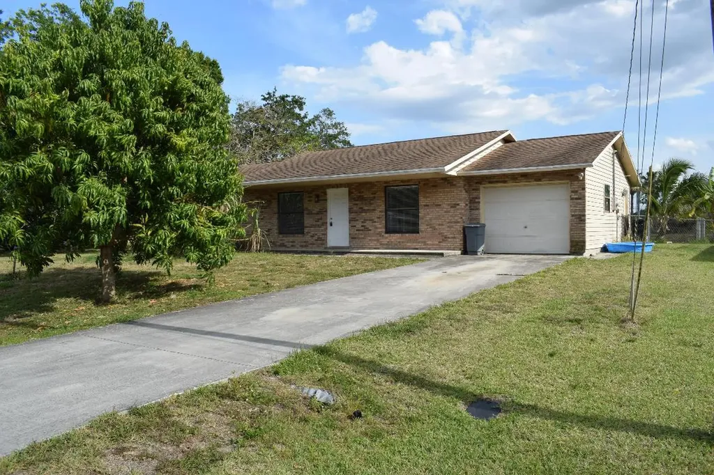 2541 SW National Circle Port St Lucie FL 34953