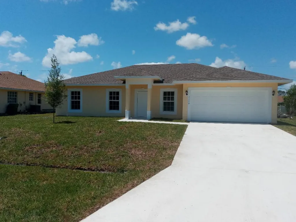 1178 SE Puritan Lane Port St Lucie FL 34983