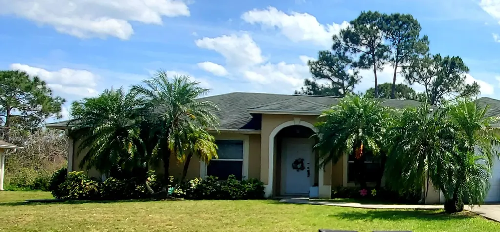 1392 SW Glastonberry Avenue Port St Lucie FL 34953