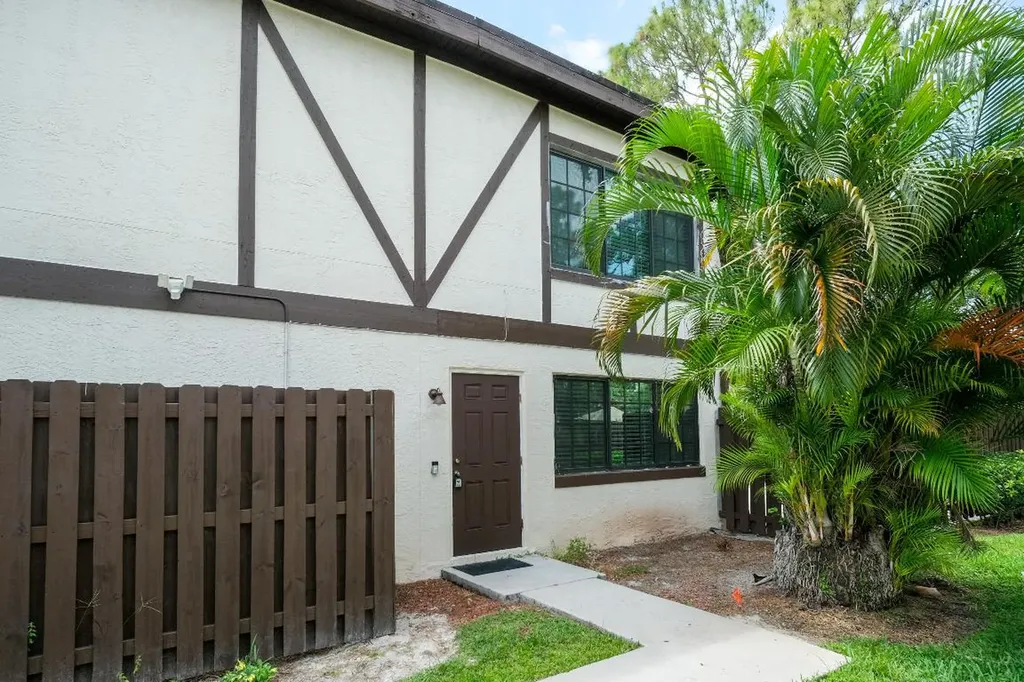 146 Weybridge Circle Royal Palm Beach FL 33411