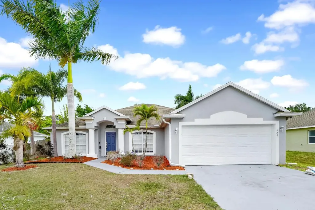 1233 SW Alcantarra Boulevard Port St Lucie FL 34953