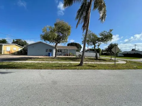 1403 W Broward Street Lantana FL 33462