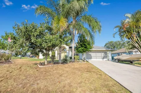 2711 SE Fall Street Port St Lucie FL 34984